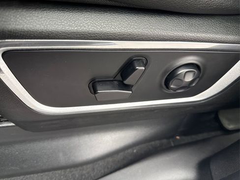 Used 2019 RAM 1500 Laramie AWD/4WD image 36