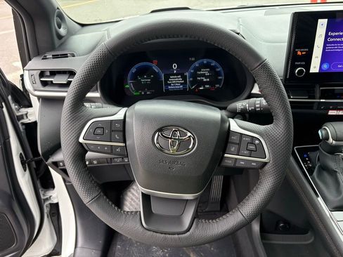 New 2026 Toyota Sienna Platinum image 37