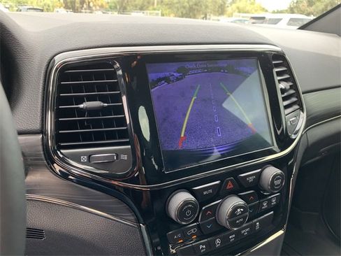 Used 2019 Jeep Grand Cherokee Limited X image 27