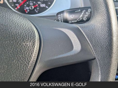 Used 2016 Volkswagen e-Golf SE FWD image 18