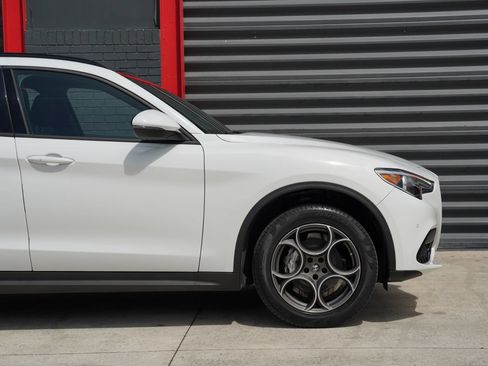 Used 2023 Alfa Romeo Stelvio Sprint RWD image 4