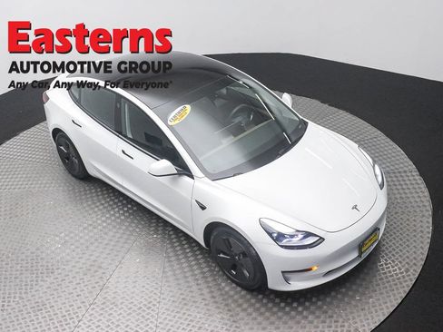 Used 2023 Tesla Model 3 Standard Range RWD image 3
