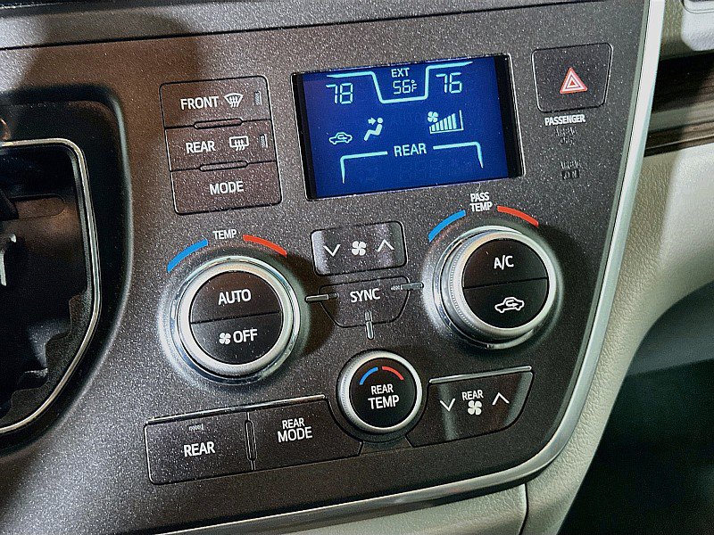 Used 2015 Toyota Sienna XLE w/ XLE Navigation Package FWD image 17