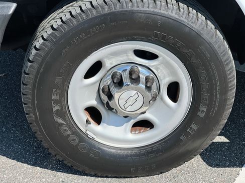 Used 2018 Chevrolet Express 3500 LT w/ LT Preferred Equipment Group image 11