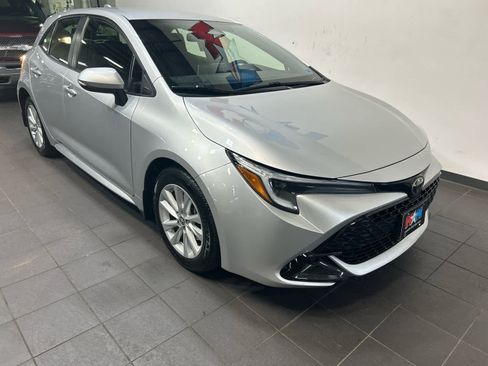 Used 2024 Toyota Corolla SE FWD image 2