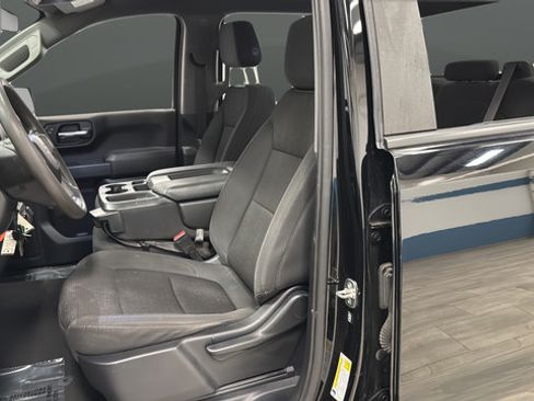 Used 2022 Chevrolet Silverado 1500 Custom Trail Boss w/ LPO, Dark Essentials Package AWD/4WD image 9