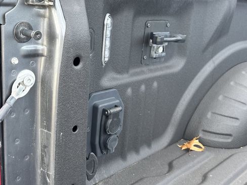 Used 2023 Ford F350 Lariat w/ Chrome Package image 7