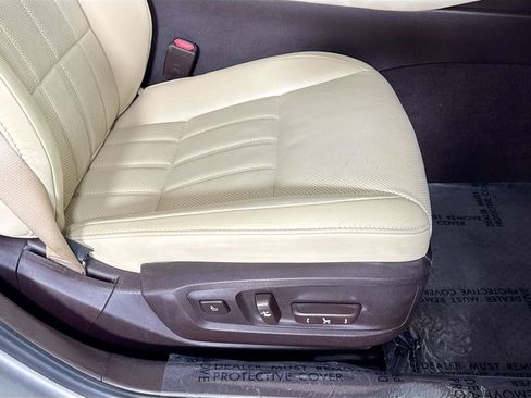 Used 2016 Lexus ES 350 w/ Ultra Luxury Package image 38