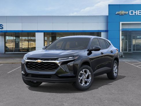 New 2026 Chevrolet Trax LS w/ LS Convenience Package FWD image 7