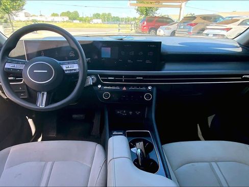 Used 2025 Hyundai Sonata SEL FWD image 16
