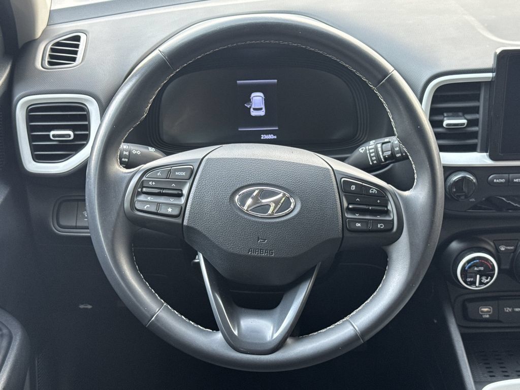 Used 2024 Hyundai Venue Limited FWD image 24