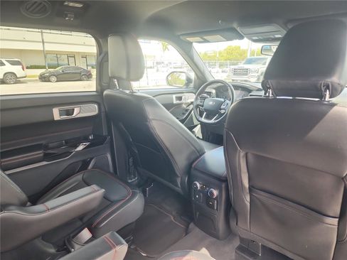 Certified 2022 Ford Explorer ST-Line w/ Class IV Trailer Tow Package image 26