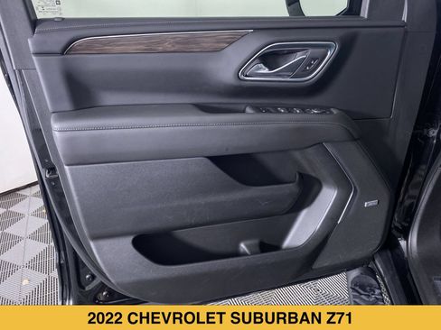 Certified 2022 Chevrolet Suburban Z71 w/ Luxury Package AWD/4WD image 11