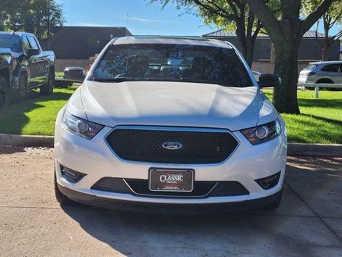 Used 2018 Ford Taurus SHO image 11