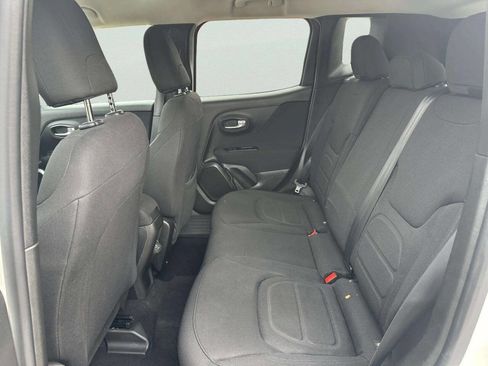 Used 2020 Jeep Renegade Latitude AWD/4WD image 11