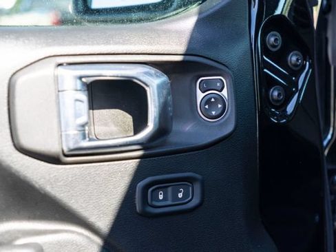Used 2023 Jeep Wrangler Unlimited Sport AWD/4WD image 28