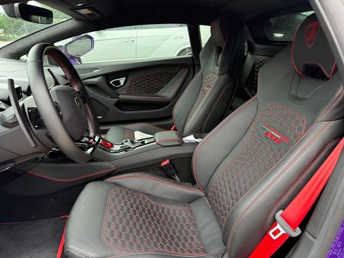 Used 2022 Lamborghini Huracan EVO RWD image 3