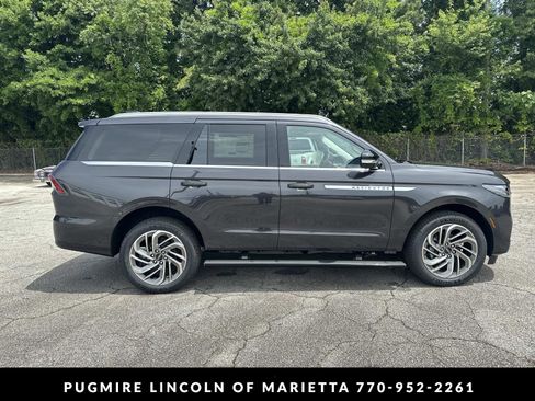 New 2026 Lincoln Navigator Reserve AWD/4WD image 8