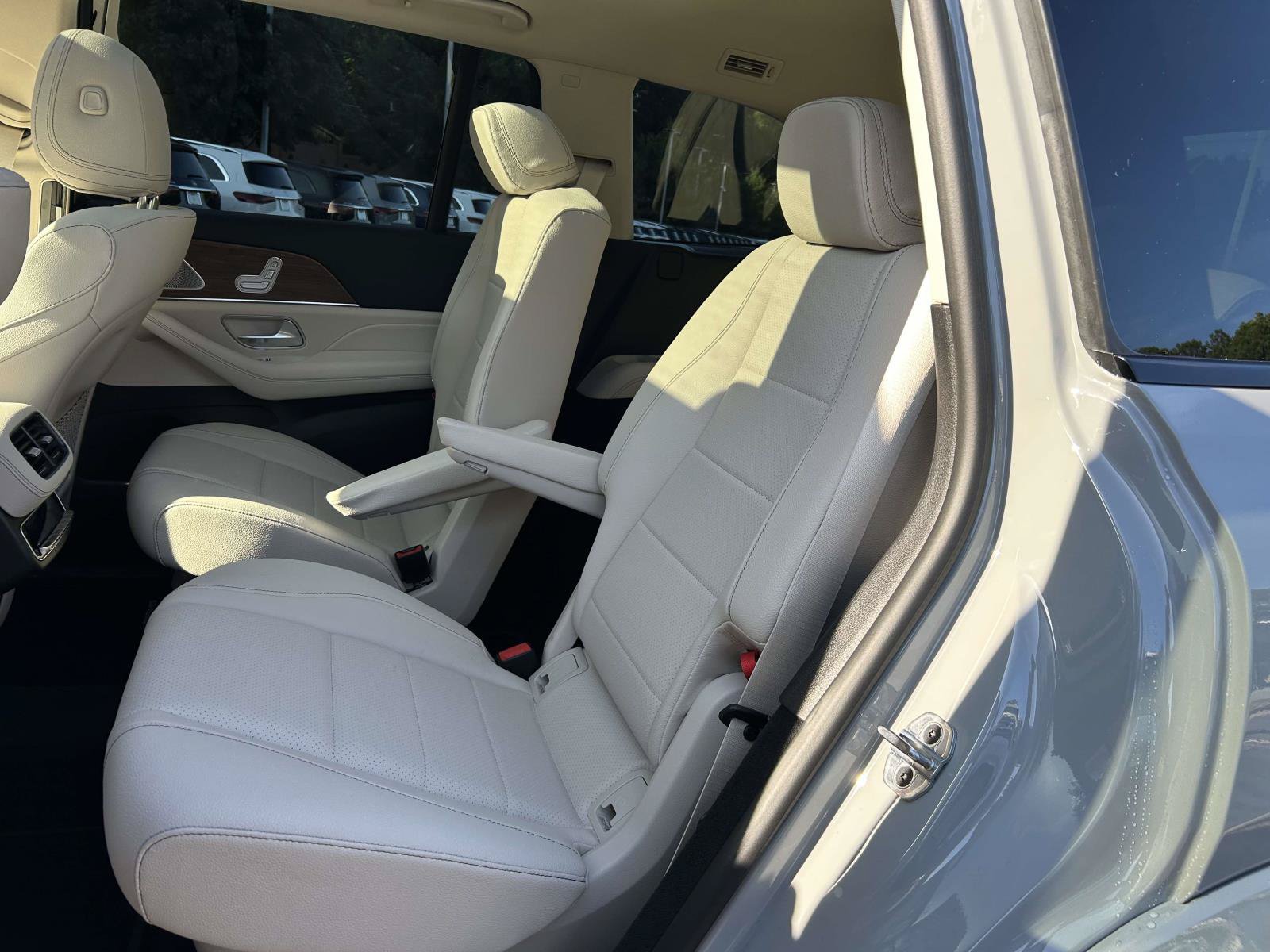 New 2026 Mercedes-Benz GLS 450 4MATIC image 38