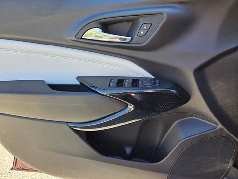 Certified 2025 Chevrolet Trax LT w/ LT Convenience Package FWD image 28