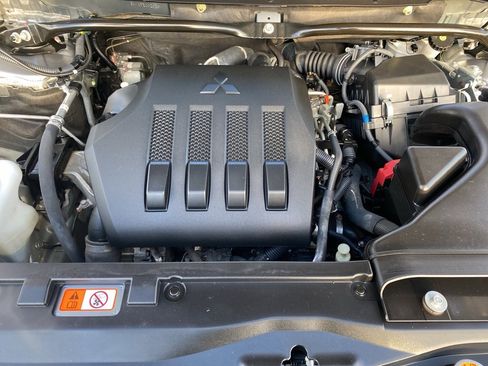 Used 2023 Mitsubishi Eclipse Cross SEL image 10