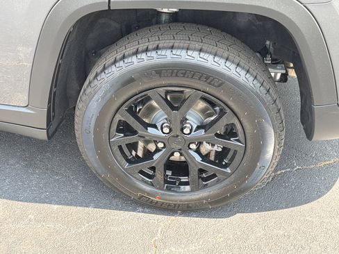 New 2026 Jeep Grand Cherokee Altitude AWD/4WD image 26