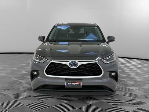 Used 2021 Toyota Highlander XLE AWD/4WD image 8