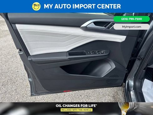 Used 2025 Volkswagen Taos SEL w/ Black Wheel Plus Package AWD/4WD image 10