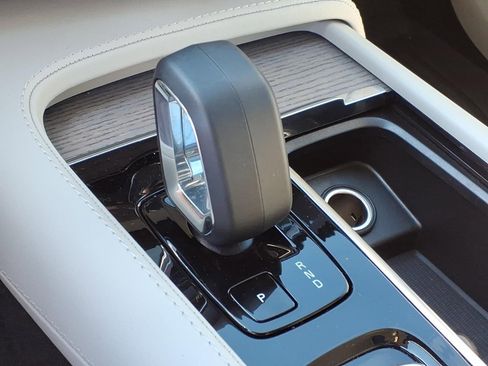 Certified 2024 Volvo XC90 T8 Plus AWD/4WD image 26