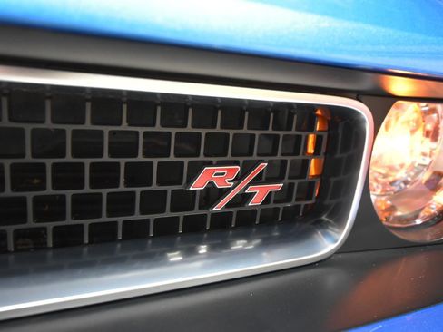 Used 2009 Dodge Challenger R/T RWD image 4