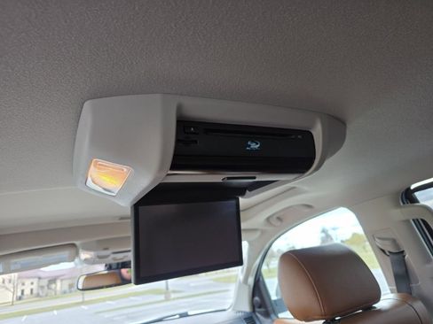 Used 2021 Toyota Sequoia Platinum image 40