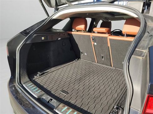 Used 2019 Jaguar F-PACE Portfolio image 32