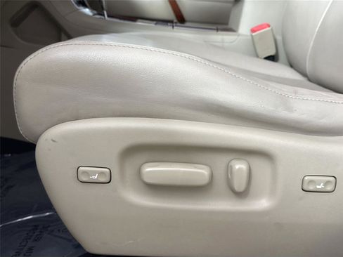 Used 2012 Toyota Highlander Limited image 27