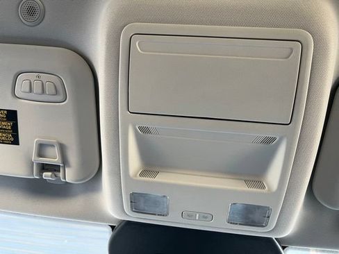 Certified 2025 Ford Escape Platinum AWD/4WD image 19