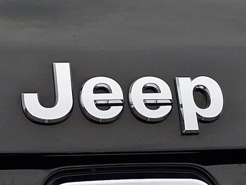 Used 2023 Jeep Compass Limited w/ Sun and Sound Group image 28