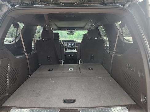 Used 2021 GMC Yukon XL Denali AWD/4WD image 14