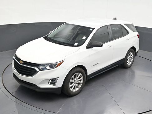 Used 2021 Chevrolet Equinox LS FWD image 15