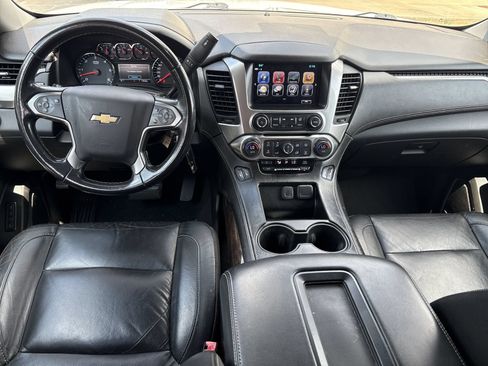 Used 2020 Chevrolet Suburban LT RWD image 2