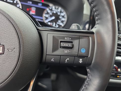 Used 2025 Nissan Pathfinder SL image 35