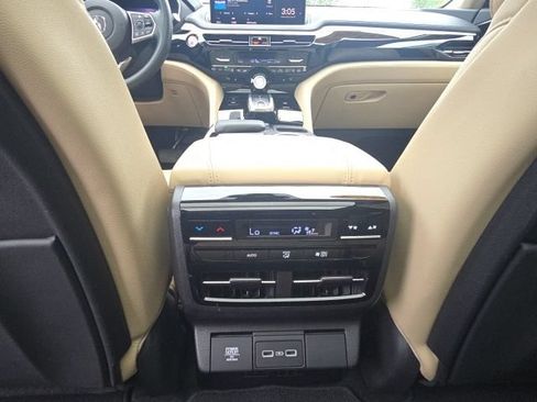 Used 2024 Acura MDX SH-AWD image 40