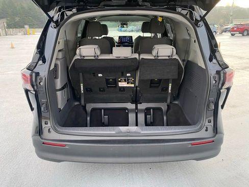 Certified 2023 Toyota Sienna LE image 12