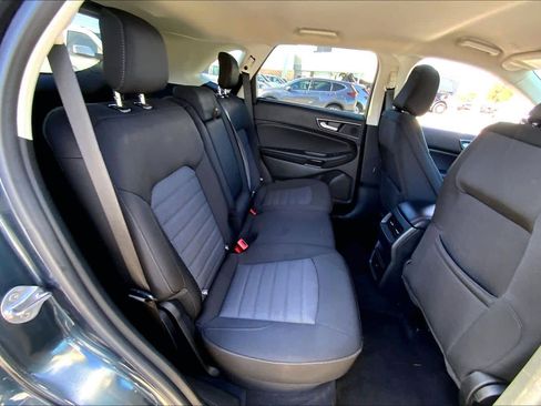 Certified 2024 Ford Edge SE w/ Black Appearance Package image 18