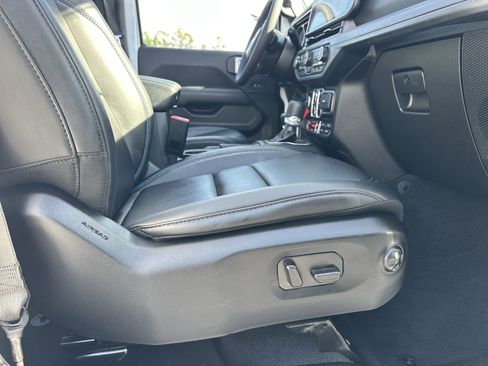 Used 2024 Jeep Wrangler Unlimited Rubicon 4xe image 17