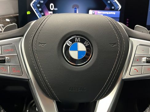 Used 2023 BMW X7 xDrive40i AWD/4WD image 16