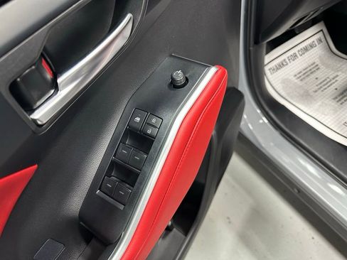 Used 2025 Toyota Highlander XSE image 9