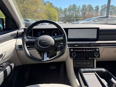 Used 2025 Hyundai Tucson Limited image 5