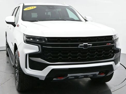 Used 2023 Chevrolet Suburban Z71 image 2