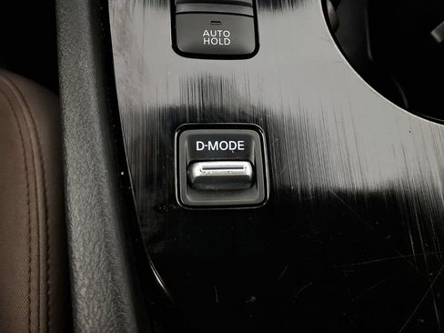 Used 2025 Nissan Rogue SV FWD image 22