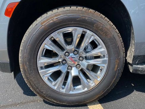 Used 2024 GMC Yukon XL Denali AWD/4WD image 7