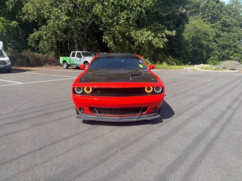 Used 2021 Dodge Challenger SXT w/ Driver Convenience Group RWD image 2